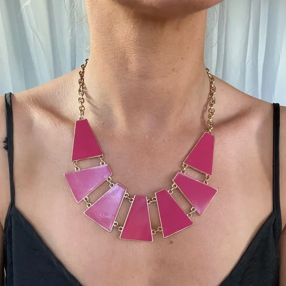 Bright pink chunky necklace - Picture 1 of 3